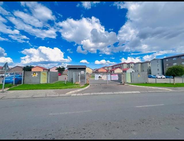 2 BEDROOM PROPERTY TO RENT IN FLEURHOF